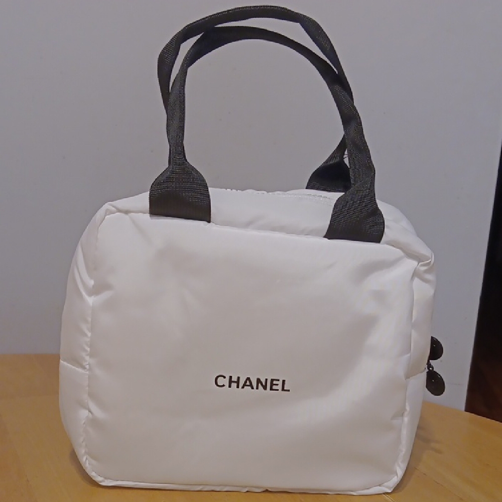 Chanel White and Black Women's Bag - Picture 8 of 8